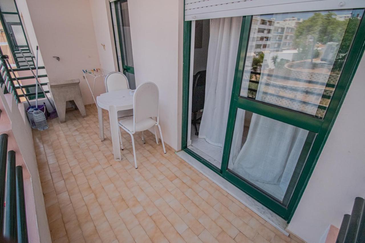 Charming Private Rooms In An Apartment A1 Penha - Фару Экстерьер фото